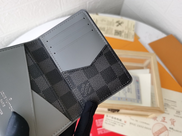 LVコピーウォレット側面デザイン